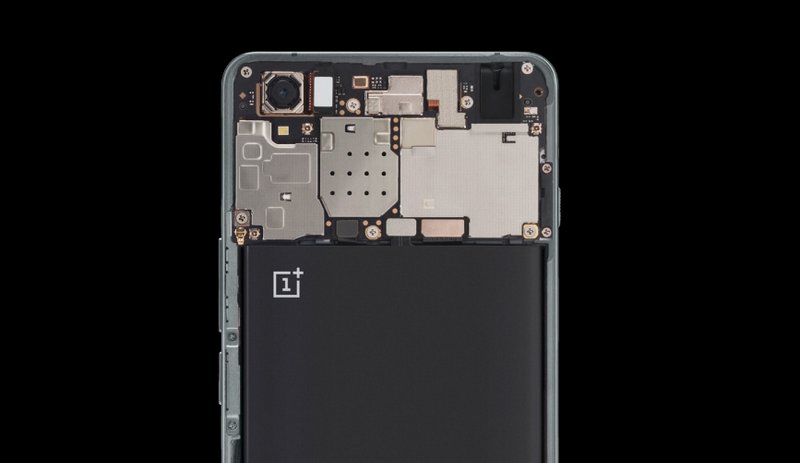 It-sports-last-years-top-chip-the-Qualcomm-Snapdragon-801.jpg