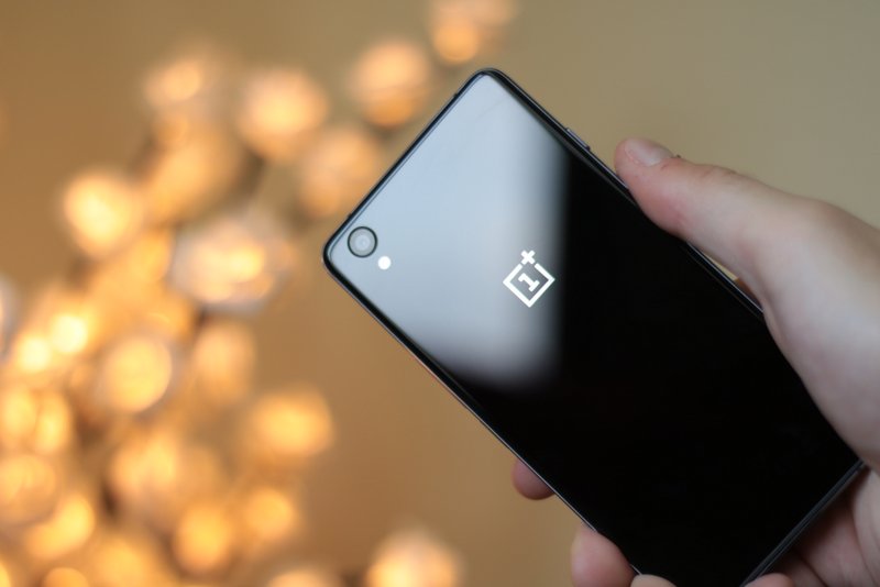 A OnePlus precisa de um smartphone gama-média no mercado