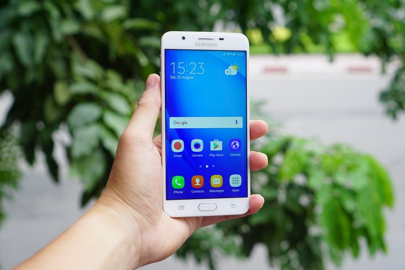 Samsung Galaxy J7 (2016) Android 7.0 Nougat