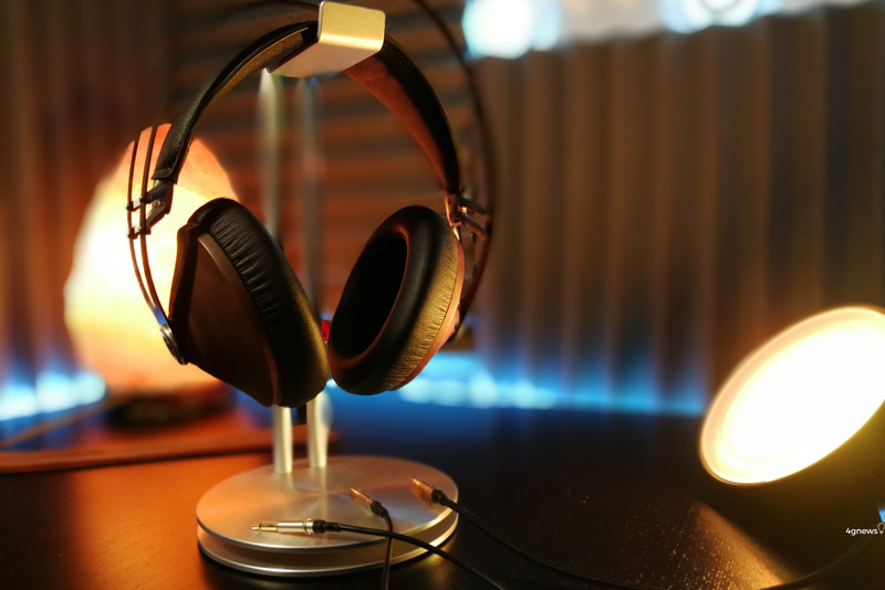 O OnePlus 5 não esqueceu os típicos headphones com entradas 3.5