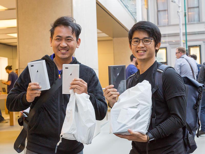 Apple iPhone SE 2 Apple iPhone 8 Plus