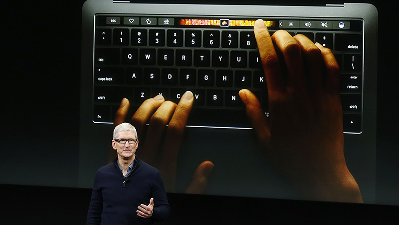 macOS 10.14 WWDC 2018 Apple MacBook Pro Tim Cook