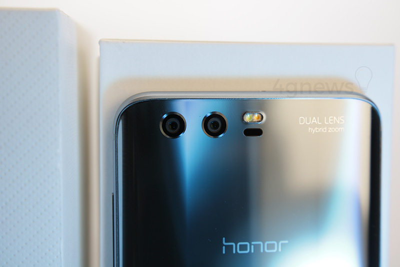 Huawei Honor V10 smartphone