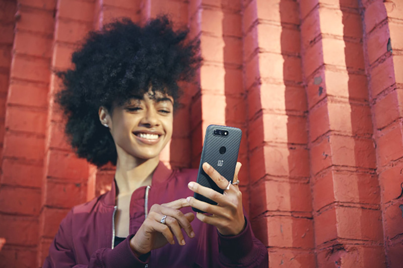 OnePlus 5T smartphone diferença melhorias