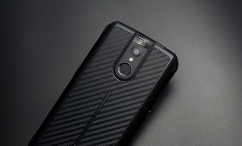 Vernee Active tem uma traseira ao estilo das "skins" DBrand