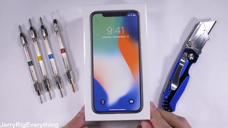 Apple iPhone X JerryRigEverything
