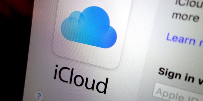 Apple iCloud Google