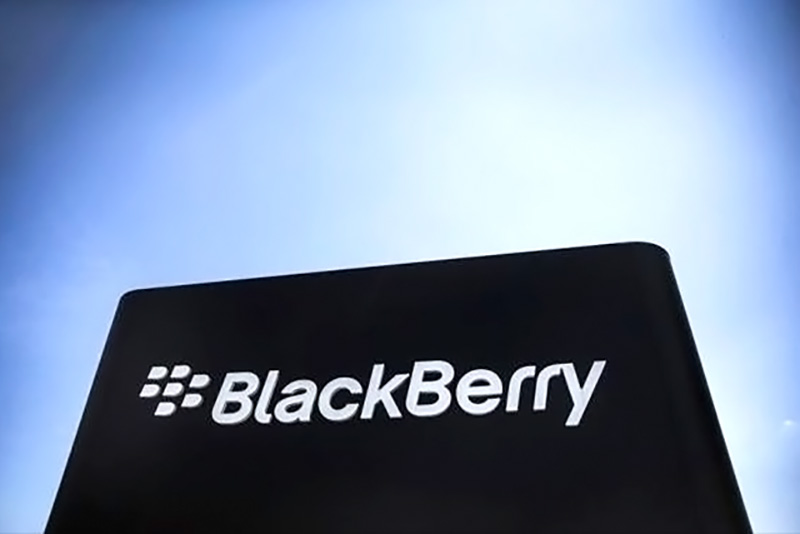 BlackBerry Facebook WhatsApp Instagram