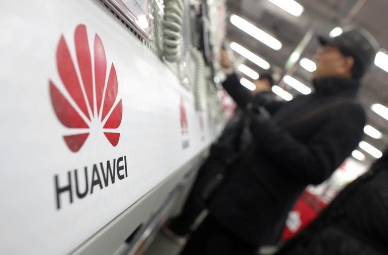 OnePlus OPPO EUA lucro 2017 Huawei Pay Huawei HiAssistant Google Samsung Bixby