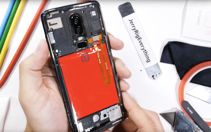 OnePlus 6 Android vermelho smartphone vidro transparente