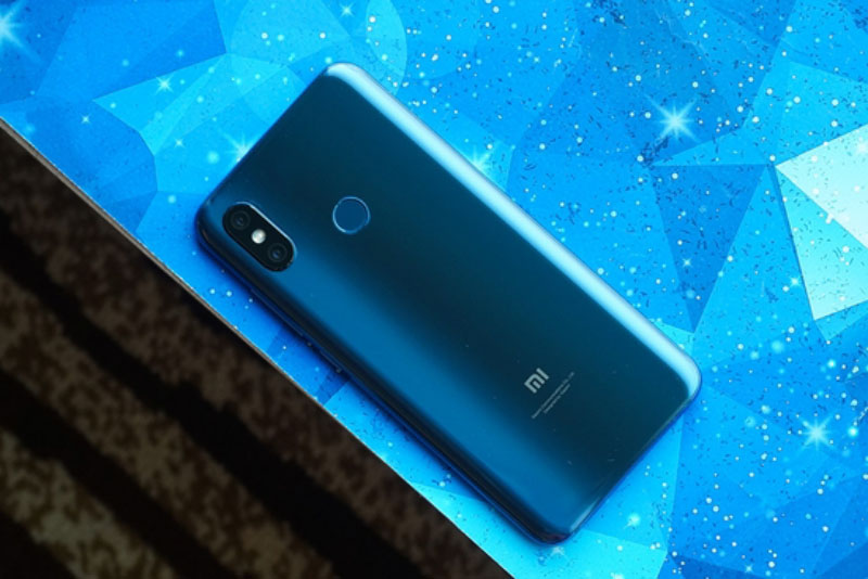 Xiaomi-Mi-8-unboxing-Android-2.jpg