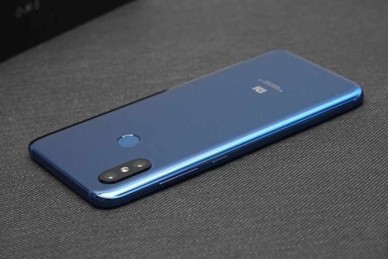 Xiaomi-Mi-8-unboxing-Android-6.jpg