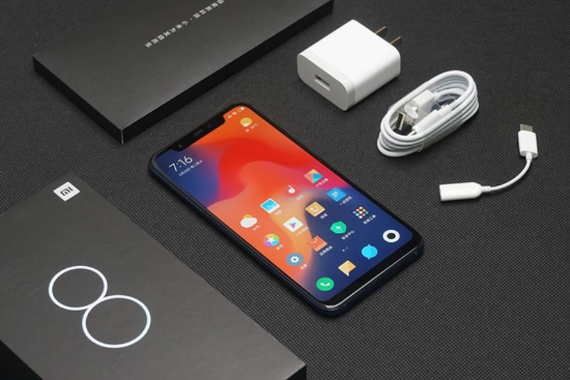 Xiaomi-Mi-8-unboxing-Android-7.jpg