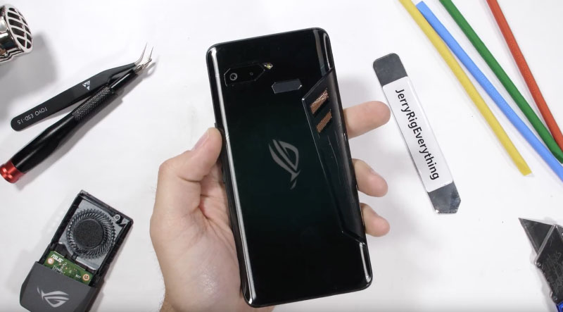 ASUS ROG Phone JerryRigEverything smartphone Android